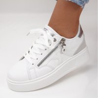 Дамски спортни обувки в бяло , снимка 4 - Маратонки - 44036014