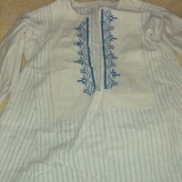 На вашето внимание - 100 годишна домашно тъкана дамска риза., снимка 3 - Антикварни и старинни предмети - 43493179
