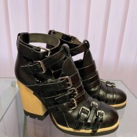 Prodavam , снимка 2 - Дамски обувки на ток - 43533939