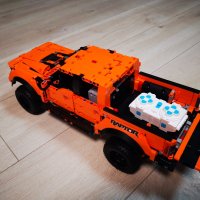Лего Ford Raptor F 1 с двигател и дистанционно, снимка 6 - Конструктори - 42079698