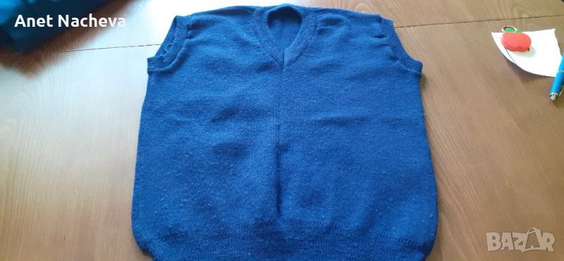Пуловер детски плетен тъмно син с остро деколте, снимка 1