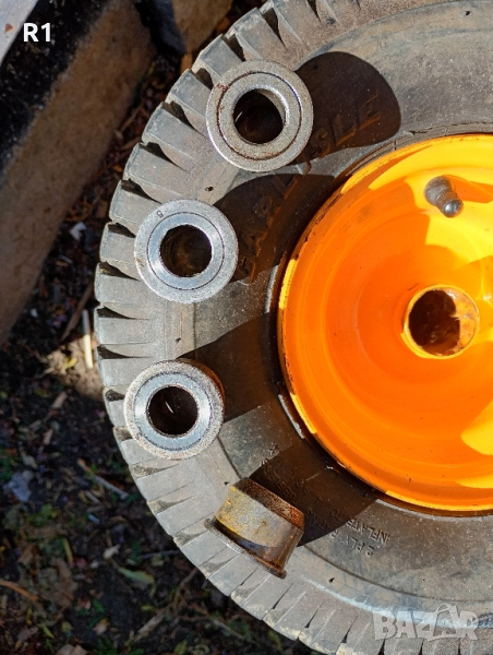4бр -Втулки за тракторна косачка , снимка 1