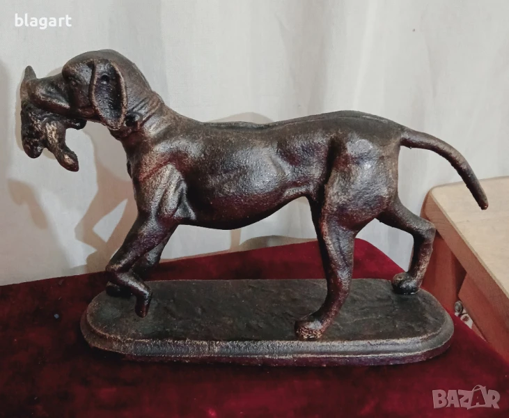 Статуетка-"Ловно куче"-чугун, снимка 1