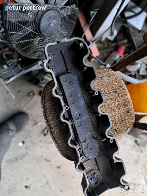 Капак клапани за мерцедес м103, снимка 1