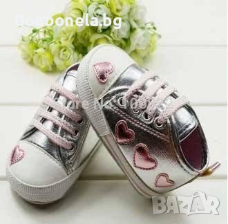 Бебешки обувки / маратонки за момиченце, снимка 1