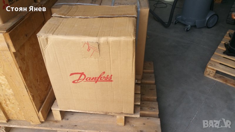Хладилен компресор Danfoss MTZ160-4VI, снимка 1