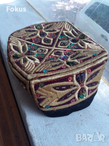 Стара шапка тюбетейка 19 век кадифе сърма пайети