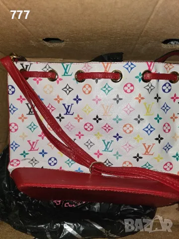 дамска чанта , снимка 4 - Чанти - 48386877