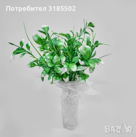 Изкуствена аранжировка от зелени клонки с бели акценти – Стилна нотка свежест за интериора, снимка 5 - Изкуствени цветя - 51227570