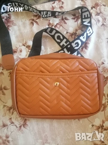 Нова Кожена Дамска Чанта 