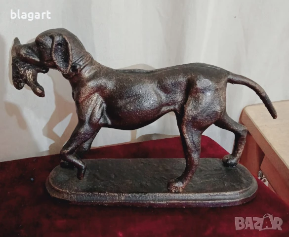 Статуетка-"Ловно куче"-чугун, снимка 1