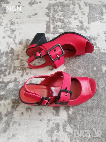 Модерни дамски сандали в червен цвят. Промо цена само 69.00 лева. 