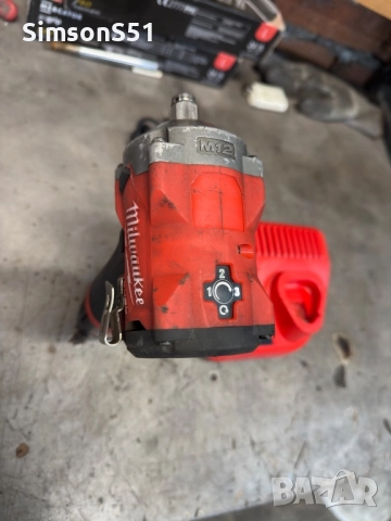 Акомулаторен безчетков Гайковерт Milwaukee , снимка 3 - Други инструменти - 51979387