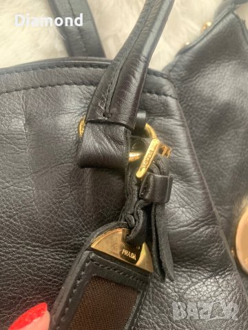 Prada vintage оригинална дамска чанта, снимка 2 - Чанти - 40225619