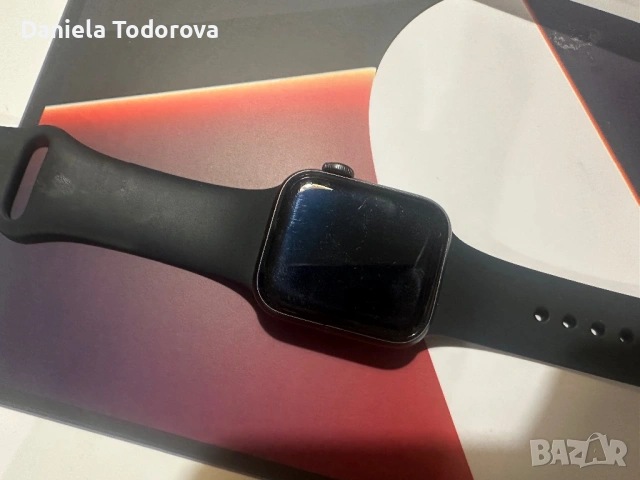Apple Watch SE (1st Gen)  83% батерия и допълнителна каишка, снимка 6 - Смарт гривни - 53434821