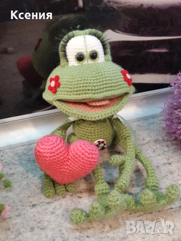 Подаръци за Св. Валентин. Плетена играчка Жаба, ръчно изработени, прекрасен подарък