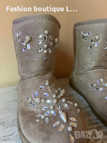 Плюшени бежови боти със зашити блестящи камъни и перли 38 размер с твърда подметка с грайфер ❤️❤️❤️❤, снимка 2 - Дамски боти - 52051136