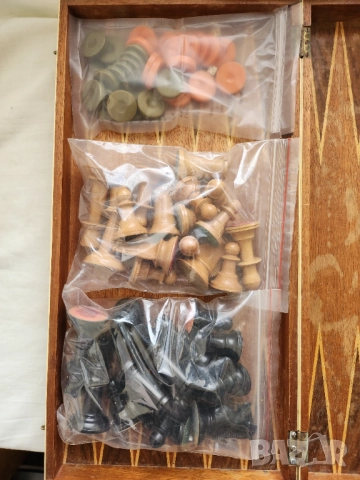 шах - голяма красив (фурнир с инкрустирана "кост")+табла, к-т фигури+пулове и също пирографиран шах , снимка 7 - Шах и табла - 52583035