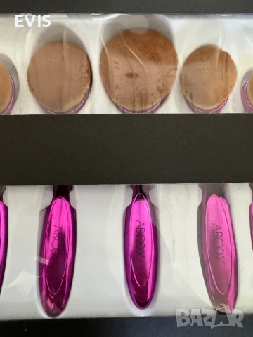 💄 Комплект четки за грим Abody – 10 броя 💄, снимка 2 - Декоративна козметика - 50654594