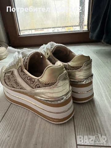 Обувки guess, снимка 5 - Дамски ежедневни обувки - 52898731