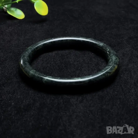 Гривна от естествен тъмнозелен нефрит, снимка 5 - Гривни - 41960457