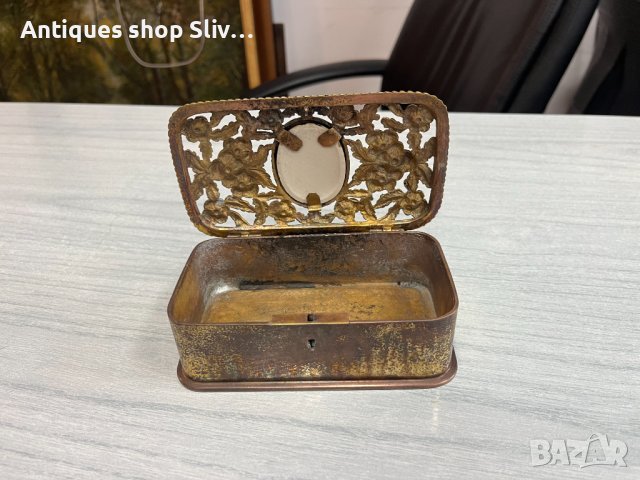 Стара бронзова кутия за бижута с порцеланова плочка Fragonard. №3829, снимка 3 - Колекции - 40465622