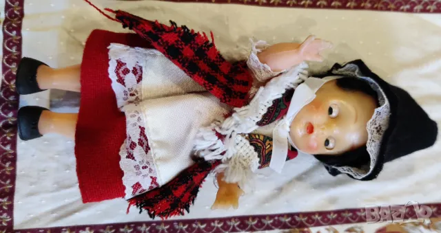 Кукли в национална носия , снимка 2 - Декорация за дома - 47815920