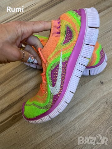 Оригинални цветни маратонки Nike Wmns Flyknit+! 40,5 н, снимка 5 - Маратонки - 43910547