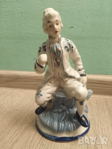 Порцеланова статуетка