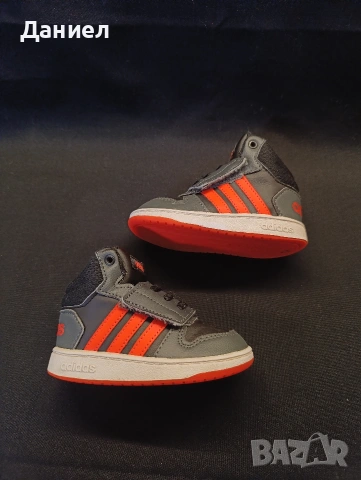 Бебешки маратонки Adidas , снимка 2 - Бебешки обувки - 53387657