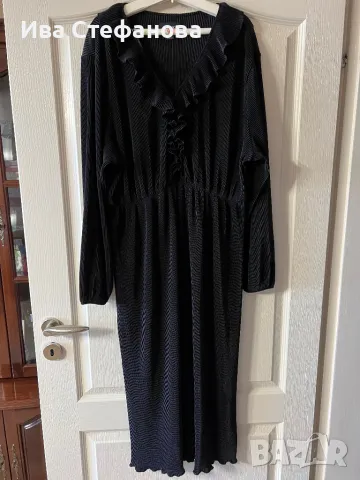 Разкошна нова черна еластична ситно плисе плисирана солей дълга елегантна рокля , снимка 4 - Рокли - 47596848