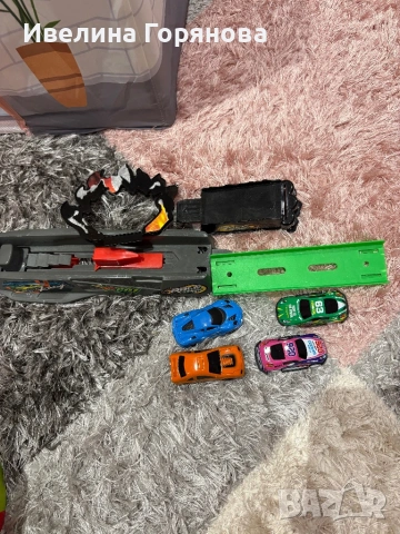 Детска писта-катапулт с подарък колички, снимка 2 - Коли, камиони, мотори, писти - 53364178