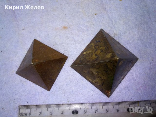Две СТАРИ МЕДНИ ЕГИПЕТСКИ ПИРАМИДИ МАЙСТОРСКИ ОРНАМЕНТИРАНИ с МИТОЛОГИЧНИ СЦЕНИ СУВЕНИР ЕГИПЕТ 41309, снимка 14 - Колекции - 43952272