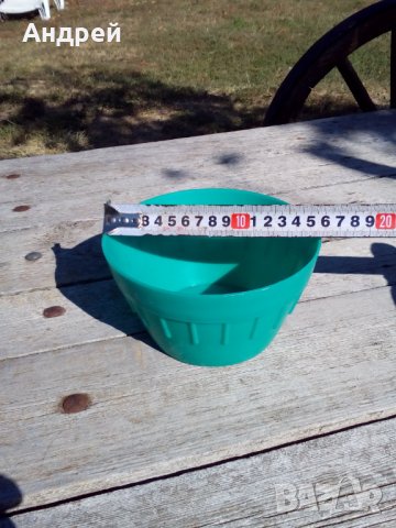 Стара пластмасова саксия, снимка 3 - Антикварни и старинни предмети - 27211443