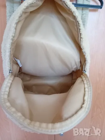 Пухена раница, снимка 6 - Раници - 49295335