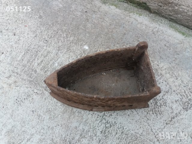 стара ютия на въглища , снимка 2 - Антикварни и старинни предмети - 32628352