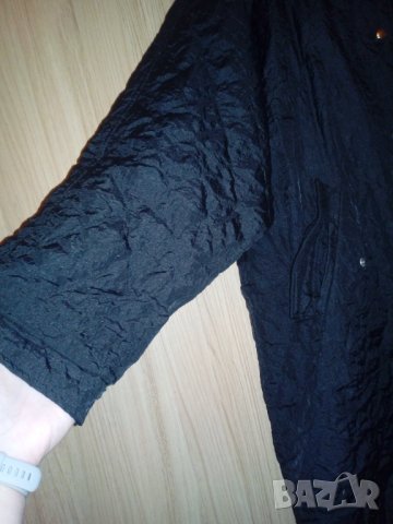 Черно олекотено яке пролет-есен с качулка и джобове, снимка 4 - Якета - 38496717