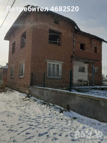 Продава къща в село Гиген, снимка 3 - Къщи - 53162944