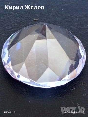 Преспасие от кристално стъкло с форма на диамант много красиво 51072