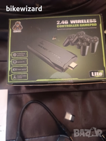 ARMD 2.4G безжична конзола за видеоигри, Plug and Play с над 10 000 игри НОВО, снимка 2 - Други игри и конзоли - 51615255