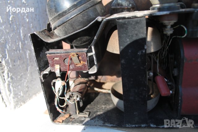 Стар военен телефон 1930-та година, снимка 2 - Антикварни и старинни предмети - 44069824