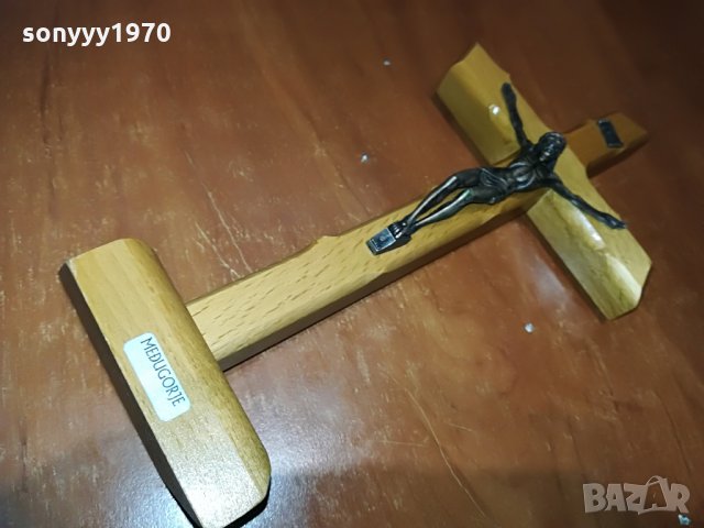 Кръст С ХРИСТОС от дърво и метал на поставка-25Х11Х4СМ, снимка 3 - Колекции - 28562672