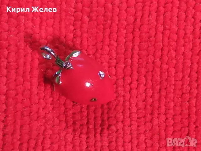 ЕМАЙЛИРАНА ЯГОДА с МИНИАТЮРНИ ЦИРКОНИ АРТ ВИСУЛКА МЕДАЛЬОН 13821, снимка 8 - Колиета, медальони, синджири - 30568681
