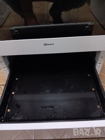 Тясна 50см свободно стояща печка с керамичен плот Gram с две години гаранция!, снимка 2 - Печки, фурни - 53461401