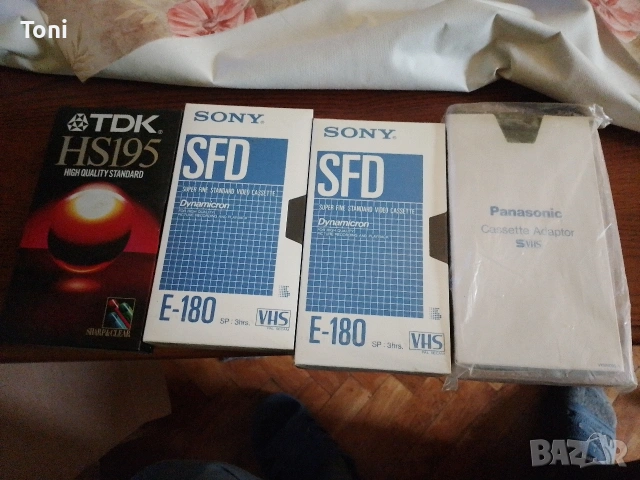 адаптер и 3 видео касети чисто нови, цена по договаряне , снимка 2 - Друга електроника - 53454002