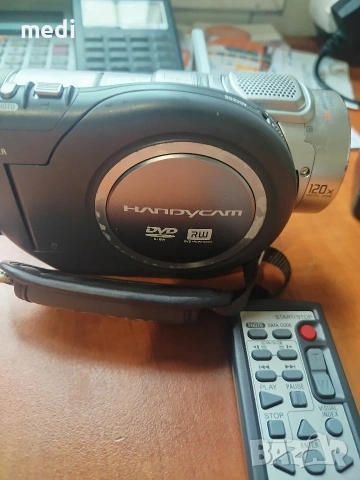 Soni DCR DVD 404, снимка 4 - Камери - 53413435