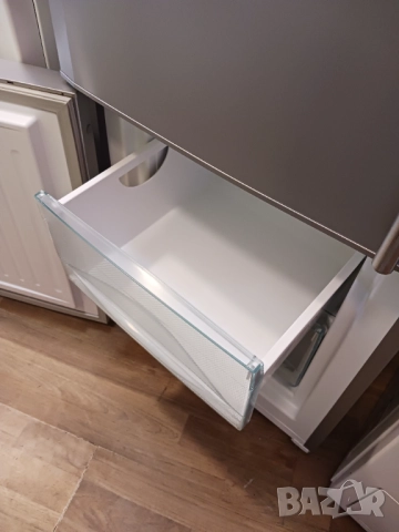 Хладилник с фризер  LIEBCHERR, снимка 6 - Хладилници - 52415350