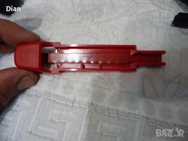 Акумулаторен прободен трион / зеге Bosch PST 14,4 V с две батерии., снимка 8 - Други инструменти - 50464649