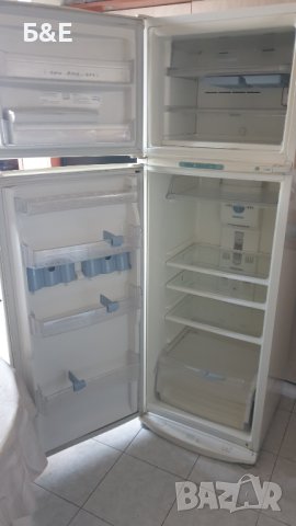 Продавам голям Хладилник WHIRLPOOL ARG 773 с горна камера - NO FROST, снимка 11 - Хладилници - 44015970