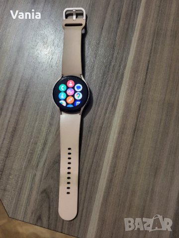 Часовник Samsung Watch 4, снимка 2 - Смарт гривни - 43480627